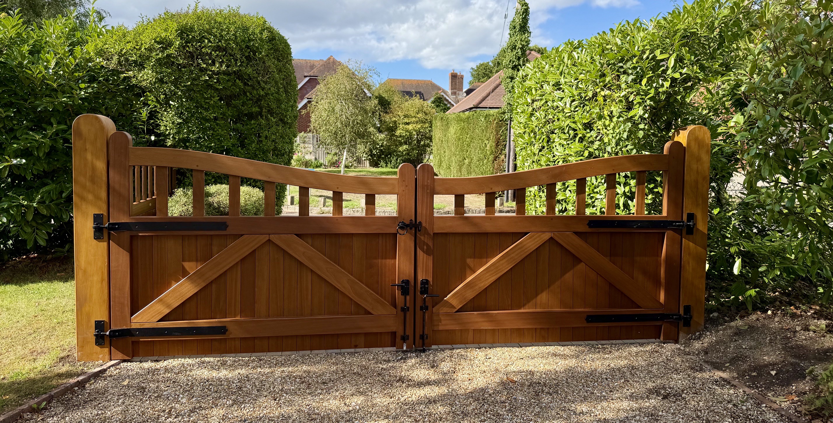 Timber Picket Double Driveway Gates
