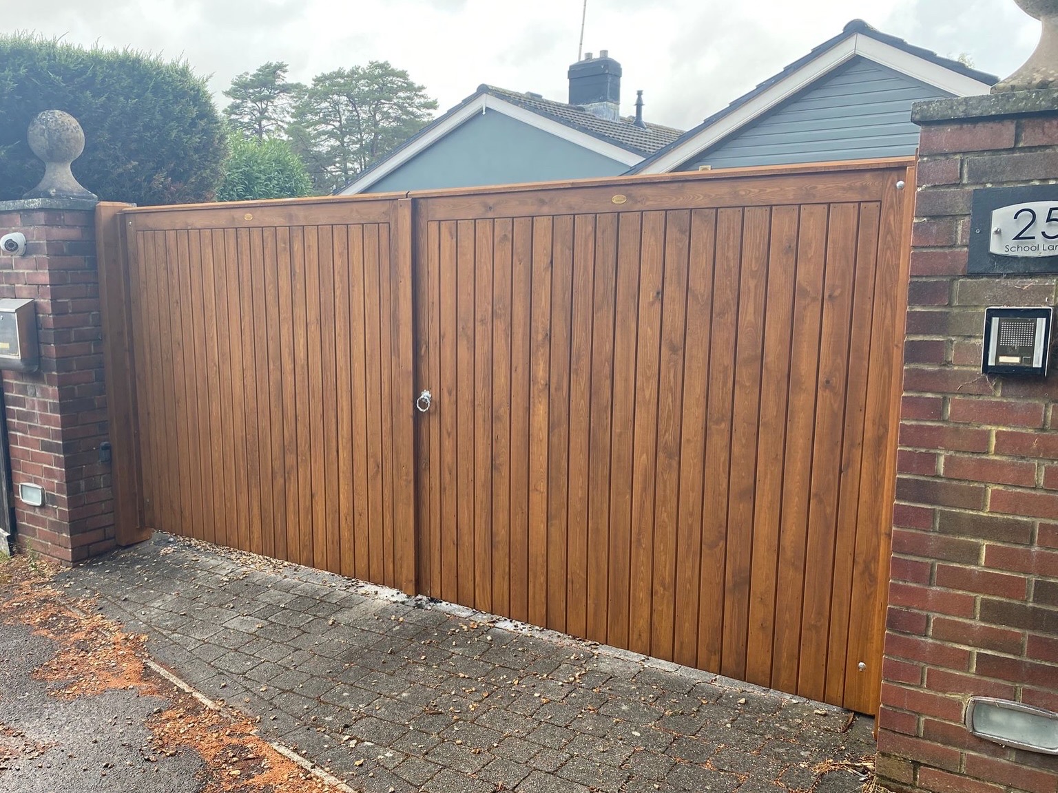 Timber Picket Double Driveway Gates
